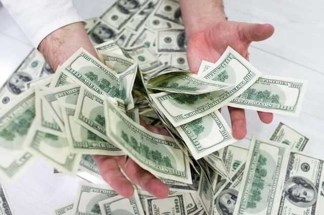 Украинским вкладчикам доплатят за доллар, если он потребуется правительству