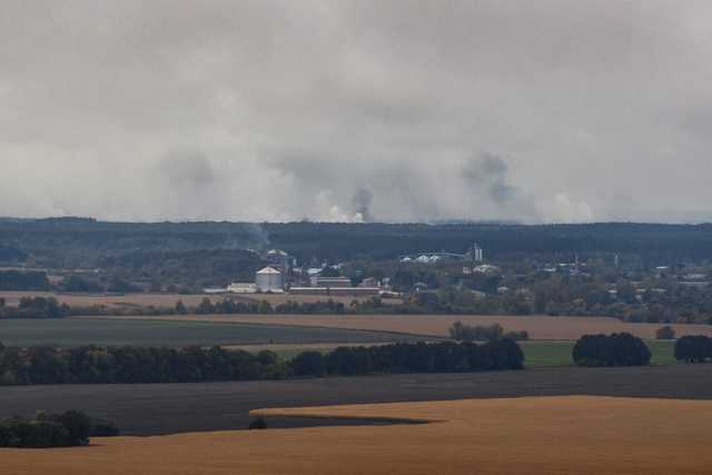 ГСЧС: Интенсивность взрывов на военных складах возле Ични уменьшилась до одного в час