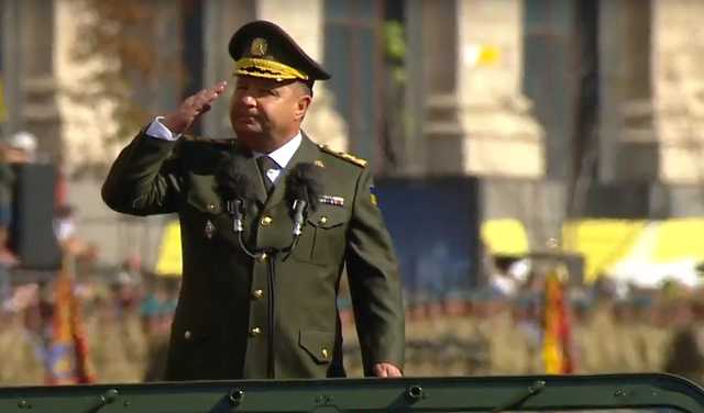 Министр обороны Полторак уволился из армии