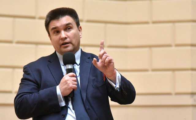 Украинская власть не будет наказывать закарпатцев за двойное гражданство - Климкин