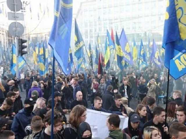 Участники Марша националистов установили рекорд по массовому исполнению гимна