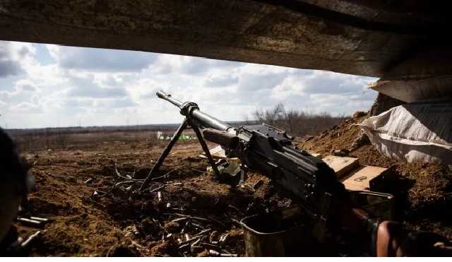 Боевики обстреливают украинские позиции из запрещенного оружия: есть раненые