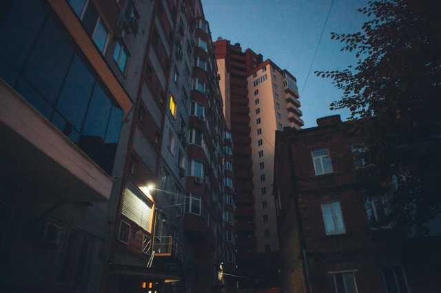 В Днепре в многоэтажке убили мужчину ударом ножа в сердце