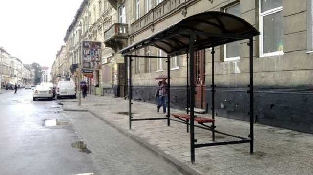 В Харькове на трамвайной остановке обнаружили гранату