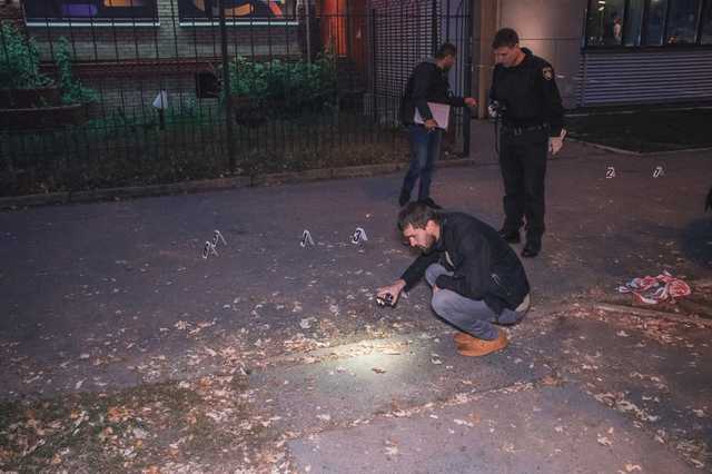 В Киеве произошла массовая поножовщина возле ТРЦ: подробности