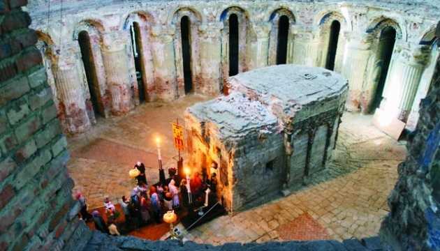 РПЦ погрожує зупинити служіння біля Гроба Господнього