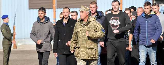 В морпехи и Нацгвардию: осенние призывники имеют четкие симпатии относительно службы