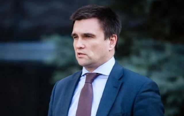 Климкин предложил перезахоронить прах Бандеры