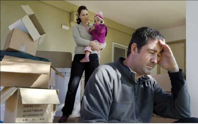 Депутаты отменили мораторий на взыскание валютной ипотеки