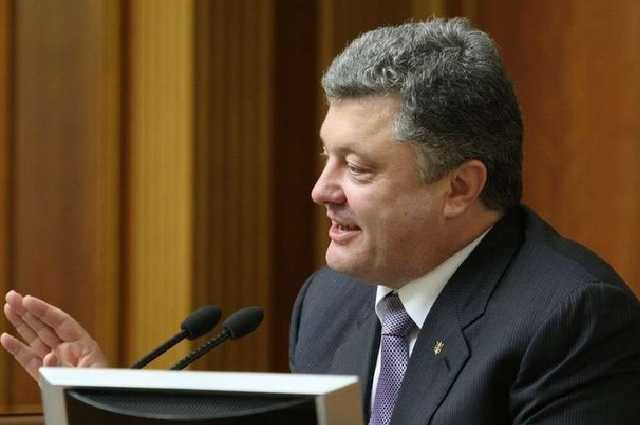 Президенту приобрели 2 пистолета для награждения именным огнестрельным оружием