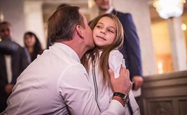 Ляшко отжимался с юной чемпионкой мира по воркауту в Раде