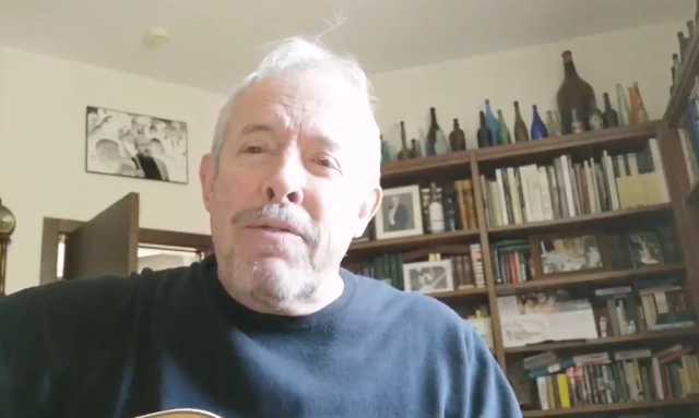 «Подожжешь запал, и всей земле — пи*дец!»: Макаревич написал ироничную песню о словах Путина