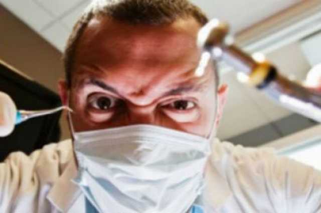 Ужгородский стоматолог "потерял" иглу в горле ребенка