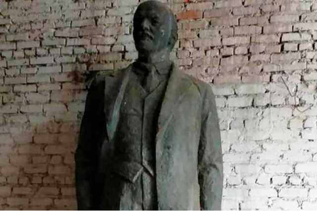 В Черниговской области памятник Ленину продали за 220 тысяч