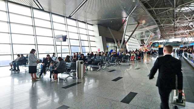 Персонал бастует. За четыре дня в Брюсселе отменили 530 авиарейсов