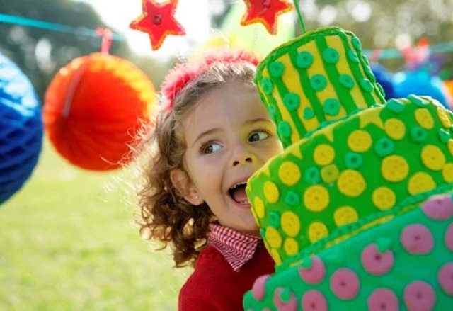 В Харькове уволили учительницу, не разрешившую шестикласснице съесть кусок торта