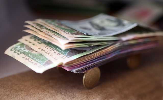 В Минсоцполитики предложили ввести пеню за задержку зарплат