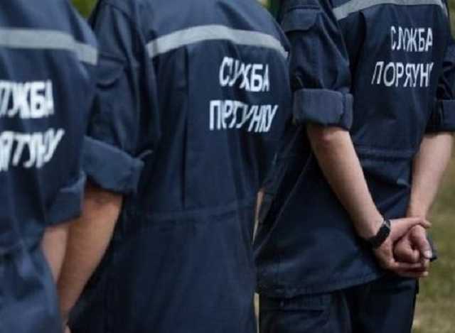 За мгновение до падения: в Одессе спасли самоубийцу от прыжка с пятого этажа