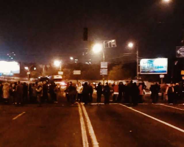 Отключили дом от электричества: киевляне перекрыли Харьковское шоссе