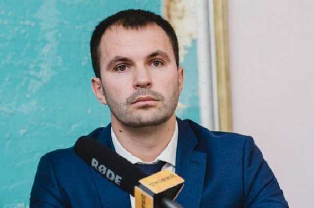 Гроші на воді. Чиновник Державного Агентства водних ресурсів придбав авто за мільйон