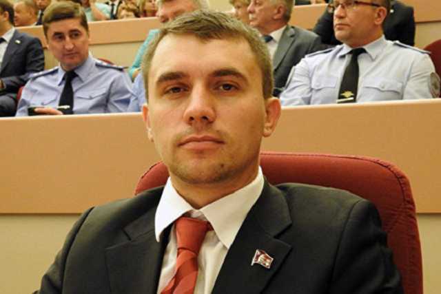 Решивший питаться на минимальную зарплату депутат за неделю похудел на 2 кило