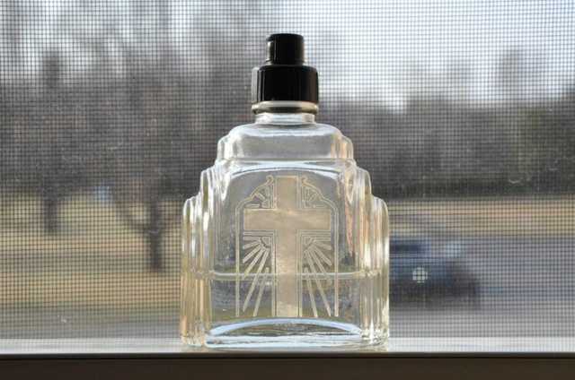 Священик РПЦ окропив святою водою 40 км дороги, висунувшись із люку позашляховика