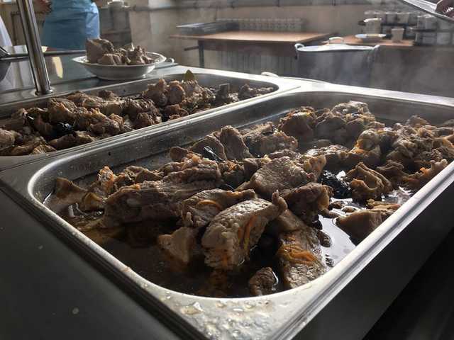 Стало известно, как кормят солдат на полигоне “Десна”