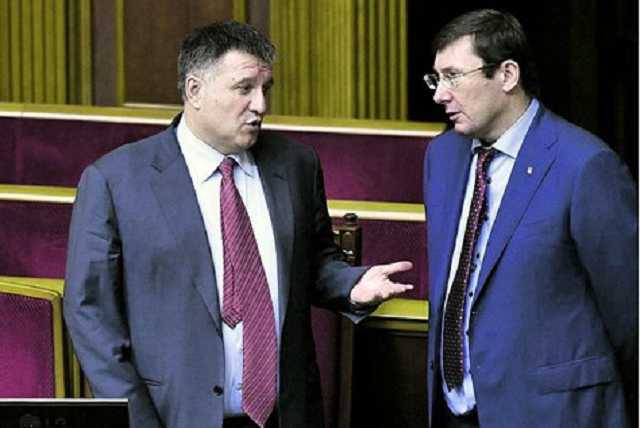 «Совесть тут не при чем. Решил свалить»: соцсети отреагировали на отставку Луценко