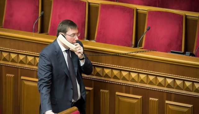 Виктор Небоженко: “Отставка Луценко не может быть его личным решением”