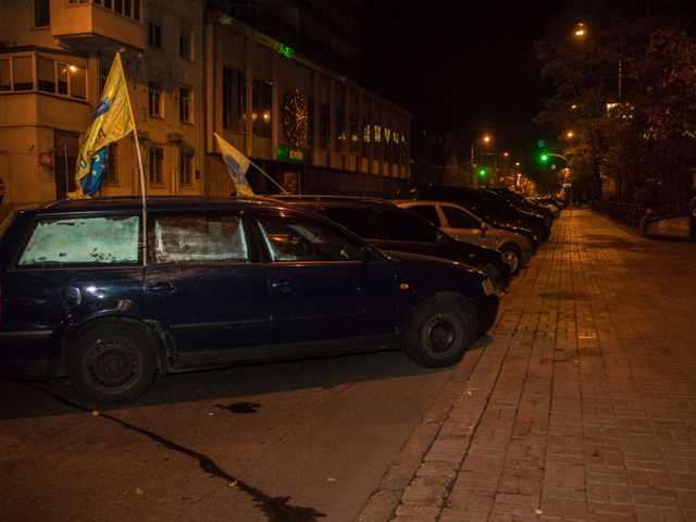 Владельцы «евроблях» спали прямо под Верховной Радой