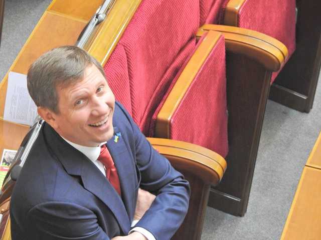 Нардеп Сергій Шахов прямо на засіданні Ради давав вказівки учасникам акції «бляхерів»