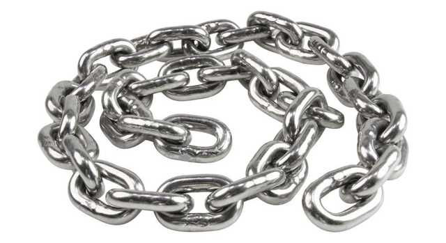 На Сумщине мать неделю держала на цепи 22-летнюю дочь