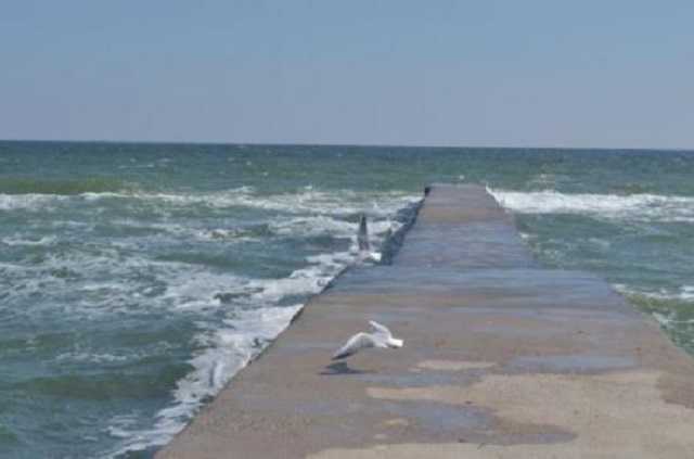 Смыло с пирса: на пляже в Одессе утонула девушка