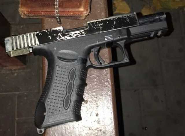 По Киеву разгуливал пьяный охранник первых лиц с пистолетом и наркотиками