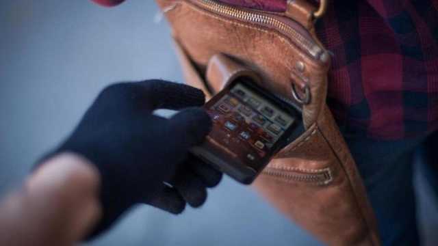 “Убегал из раздевалки”: в Киеве учитель физкультуры помог задержать грабителя мобильных телефонов