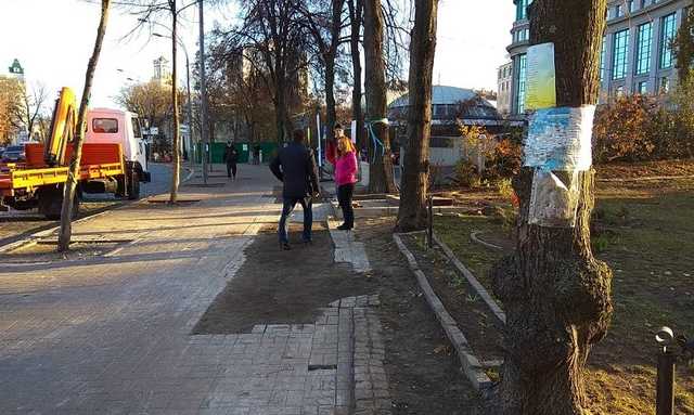 Мемориал Героев Небесной сотни установили на новом месте