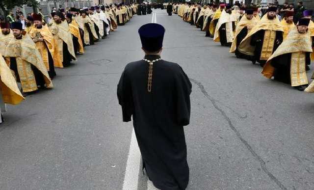 ’’Безумное давление’’: выяснились детали встречи Порошенко с епископами УПЦ МП