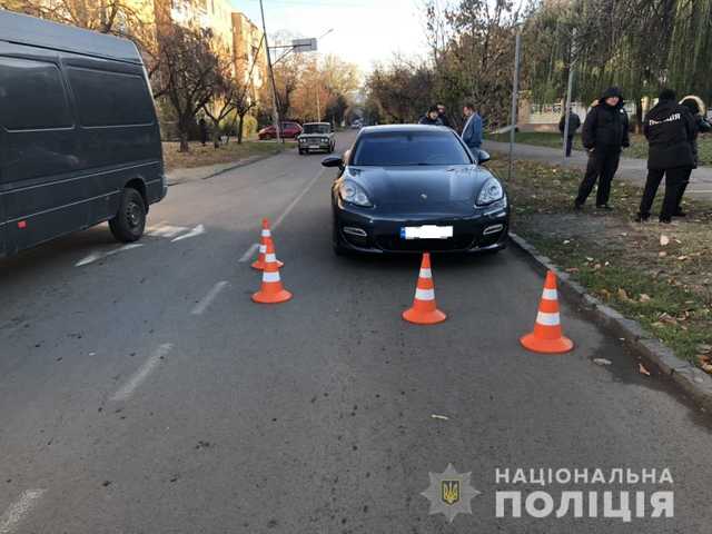 В Ужгороде элитный автомобиль Porsche сбил 12-летнюю девочку