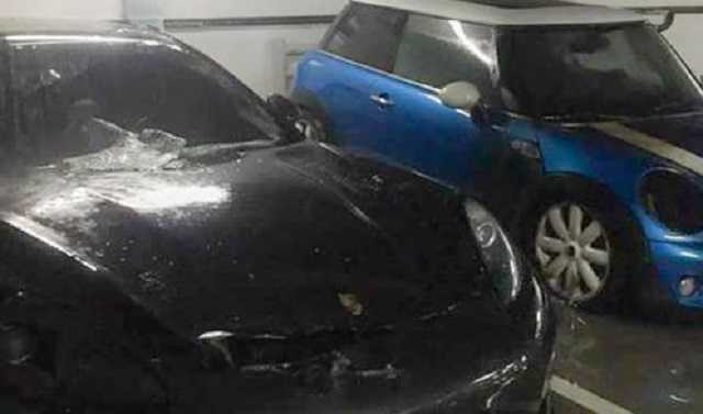 В центре Киева горящий MINI Cooper поджег Porsche Panamera