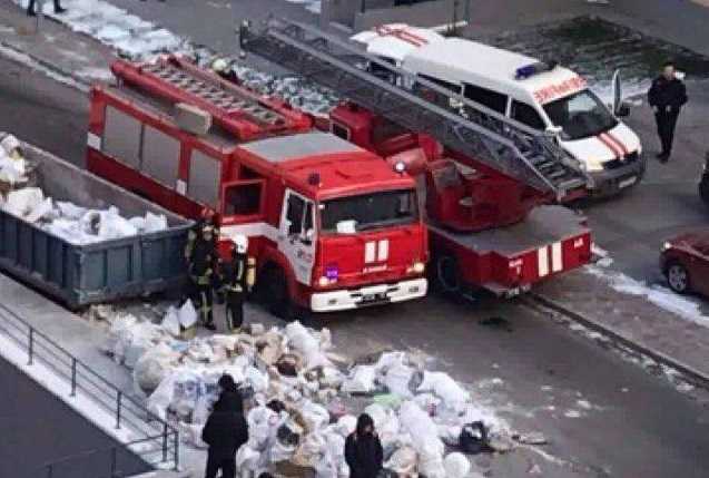 Горело с 3 по 18 этаж: в новостройке Киева случился мощный пожар