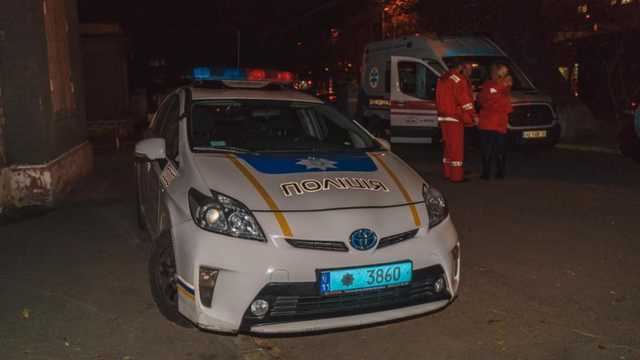 В Днепре на остановке найден труп мужчины