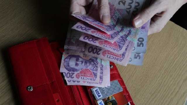 С зарплаты в миллион возьмут 5% налогов: Кабмин изменит шкалу ЕСВ