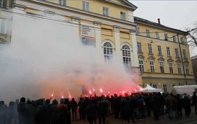 Бойцы АТО устроили пикет Львовского горсовета