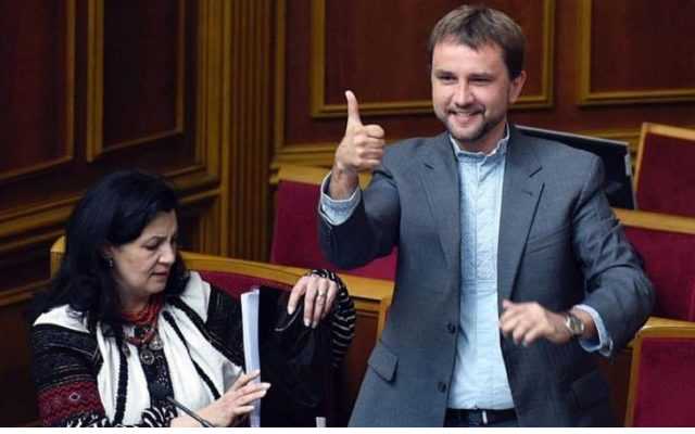 Восьмое марта и 9 мая отменяют: на какие дни перенесут выходные