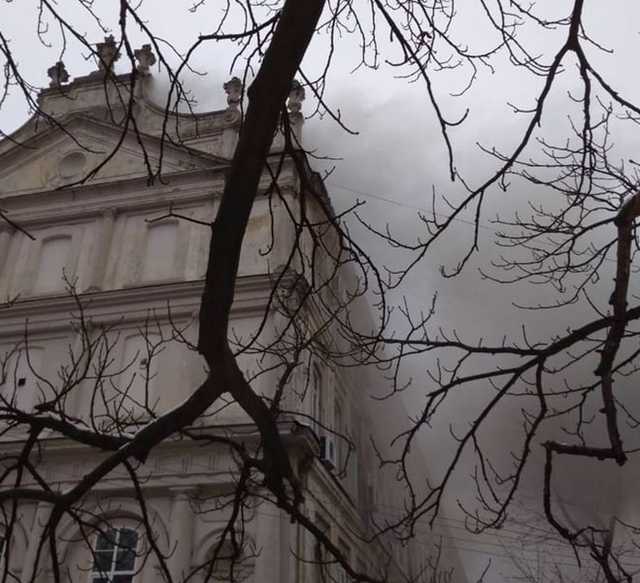 Во Львове загорелась областная больница