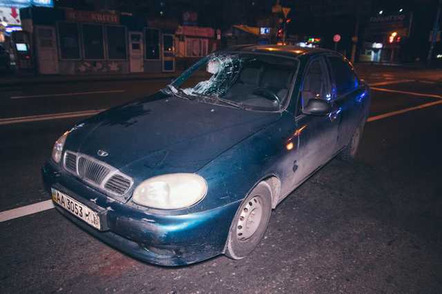 В Киеве на Харьковском шоссе Lanos сбил пешехода