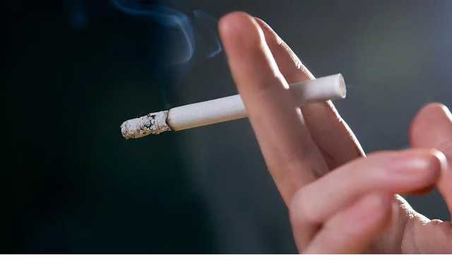 Курение убивает тысячи украинцев: в МОЗ забили тревогу