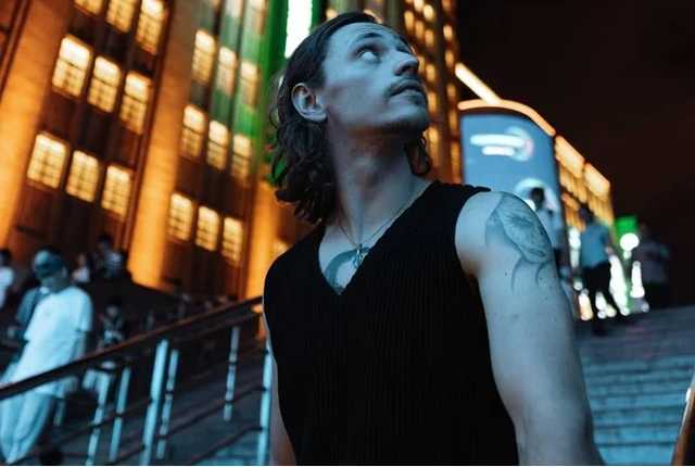 «Спасибо Владимиру»: Украинский артист Сергей Полунин сделал татуировку с Путиным