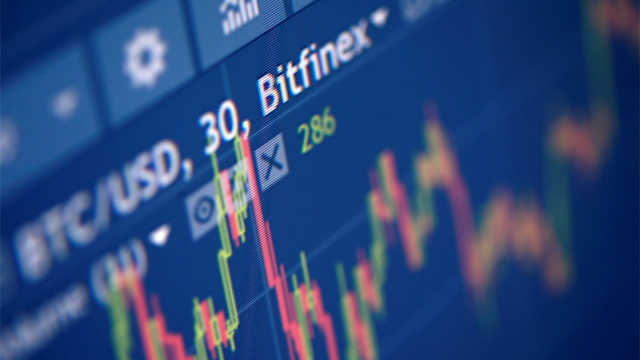 Курс биткоина упал ниже 4000 долларов впервые с сентября 2017 года