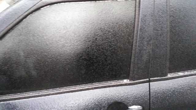 В Киеве пошел ледяной дождь